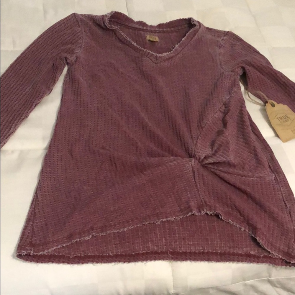 Knotted long sleeve
